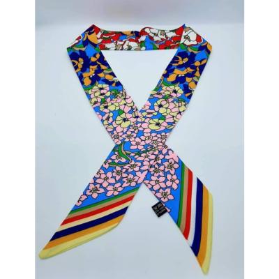 Lavalline fleuri/ bords multicolores